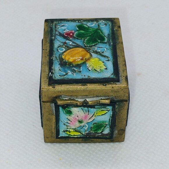 Vtg Chinese Cloisonné Enamel Brass Stamp Box Trinket Pill Floral Lilypad Design - Picture 1 of 11